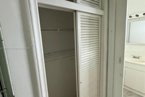 Copropriété à vendre à Aventura, Floride: 1 chambre, 74.32 m2 № 1956768 - photo 8