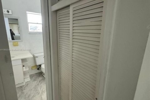 Copropriété à vendre à Aventura, Floride: 1 chambre, 74.32 m2 № 1956768 - photo 1