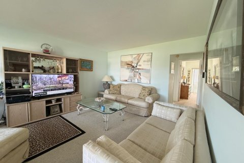 Copropriété à louer à West Palm Beach, Floride: 2 chambres, 76.09 m2 № 1984735 - photo 1