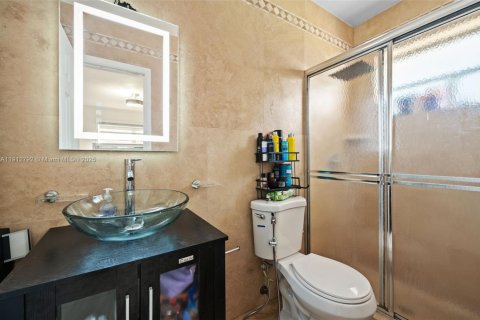 Villa ou maison à vendre à Hialeah, Floride: 5 chambres, 179.21 m2 № 1973949 - photo 26