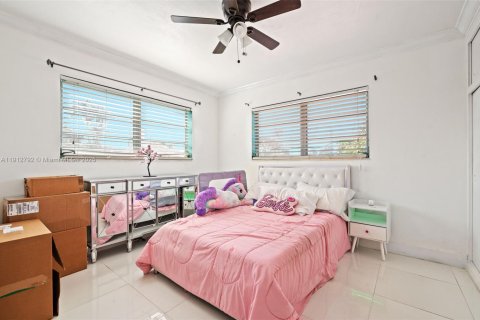Villa ou maison à vendre à Hialeah, Floride: 5 chambres, 179.21 m2 № 1973949 - photo 24