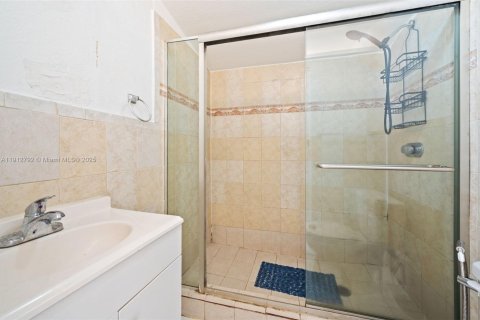 Villa ou maison à vendre à Hialeah, Floride: 5 chambres, 179.21 m2 № 1973949 - photo 18
