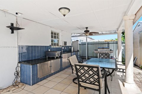 Villa ou maison à vendre à Hialeah, Floride: 5 chambres, 179.21 m2 № 1973949 - photo 27