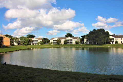 Condo in Lauderhill, Florida, 2 bedrooms  № 1454492 - photo 20