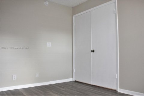 Condo in Lauderhill, Florida, 2 bedrooms  № 1454492 - photo 12