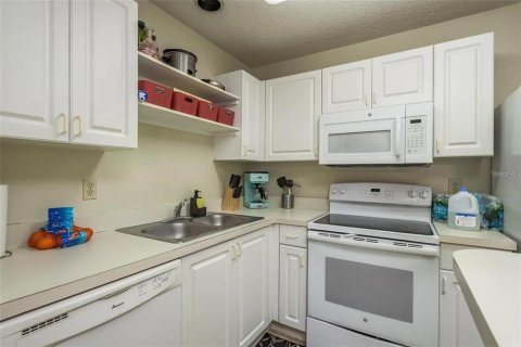 Copropriété à vendre à Tampa, Floride: 1 chambre, 91.97 m2 № 2212515 - photo 10