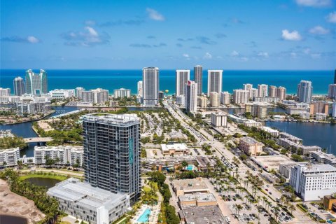 Condo in Hallandale Beach, Florida, 2 bedrooms  № 1974250 - photo 19