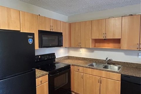 Condominio en alquiler en Land O' Lakes, Florida, 2 dormitorios, 74.32 m2 № 2150031 - foto 6