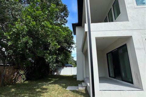 Купить виллу или дом в Тампа, Флорида 13 комнат, 287.81м2, № 1902149 - фото 23