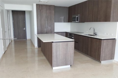 Condominio en venta en Miami, Florida, 1 dormitorio, 81.66 m2 № 2030162 - foto 4