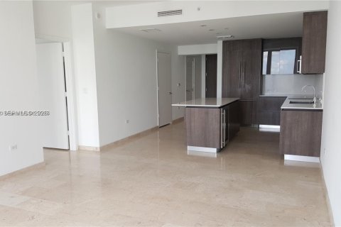 Condominio en venta en Miami, Florida, 1 dormitorio, 81.66 m2 № 2030162 - foto 6