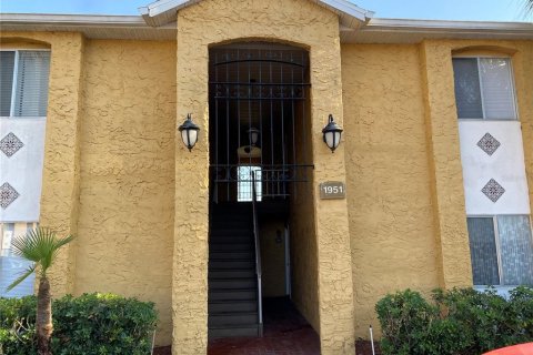 Condominio en alquiler en Sarasota, Florida, 2 dormitorios, 97.45 m2 № 1765469 - foto 1
