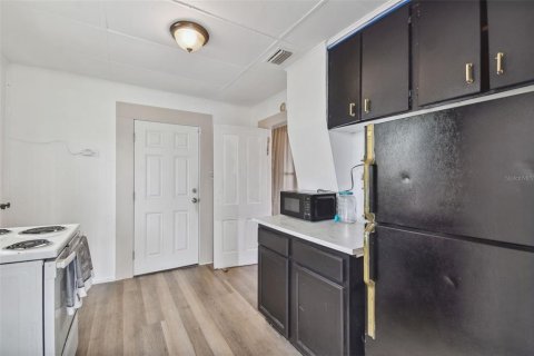 Commercial property in Tampa, Florida 8 bedrooms, 491.27 sq.m. № 1839002 - photo 29