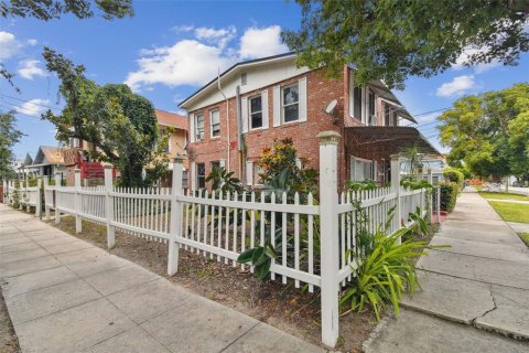 Commercial property in Tampa, Florida 8 bedrooms, 491.27 sq.m. № 1839002 - photo 7