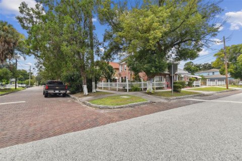 Commercial property in Tampa, Florida 8 bedrooms, 491.27 sq.m. № 1839002 - photo 19