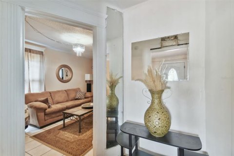 Commercial property in Tampa, Florida 8 bedrooms, 491.27 sq.m. № 1839002 - photo 21