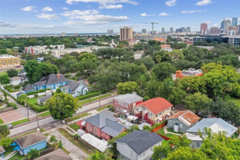 Commercial property in Tampa, Florida 8 bedrooms, 491.27 sq.m. № 1839002 - photo 2