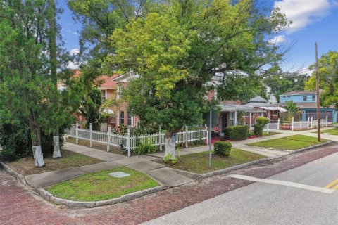 Commercial property in Tampa, Florida 8 bedrooms, 491.27 sq.m. № 1839002 - photo 12