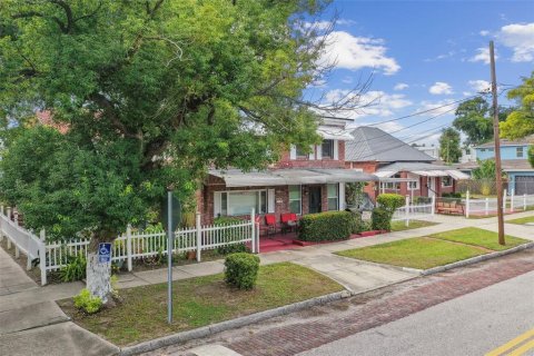 Commercial property in Tampa, Florida 8 bedrooms, 491.27 sq.m. № 1839002 - photo 5