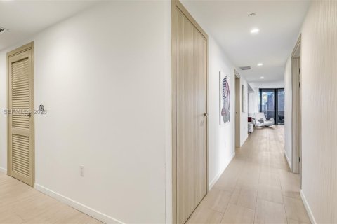 Condominio en venta en Miami, Florida, 3 dormitorios, 177.35 m2 № 2181990 - foto 11