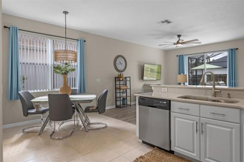 Casa en venta en Orlando, Florida, 5 dormitorios, 214.33 m2 № 1899607 - foto 6