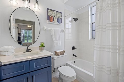 Casa en venta en Orlando, Florida, 5 dormitorios, 214.33 m2 № 1899607 - foto 8