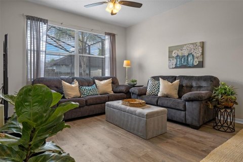 Casa en venta en Orlando, Florida, 5 dormitorios, 214.33 m2 № 1899607 - foto 3