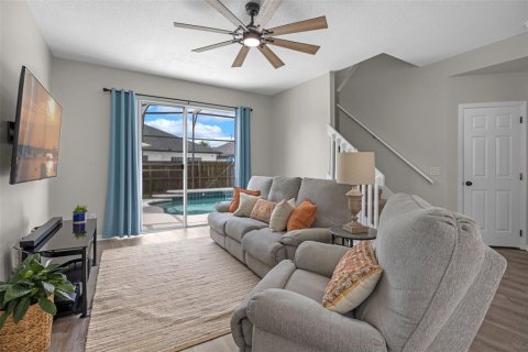 Casa en venta en Orlando, Florida, 5 dormitorios, 214.33 m2 № 1899607 - foto 4