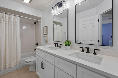 Casa en venta en Orlando, Florida, 5 dormitorios, 214.33 m2 № 1899607 - foto 14