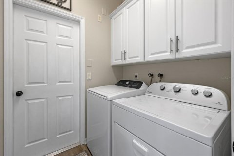 Casa en venta en Orlando, Florida, 5 dormitorios, 214.33 m2 № 1899607 - foto 16