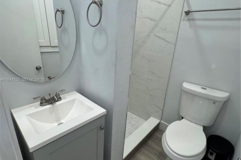 Commercial property in Miami, Florida 1 bedroom, 170.48 sq.m. № 1997842 - photo 2
