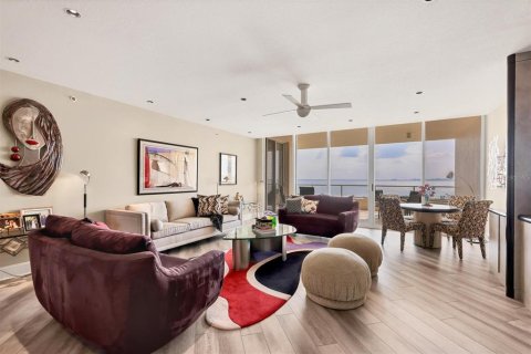 Condominio en venta en Longboat Key, Florida, 3 dormitorios, 220.09 m2 № 1625473 - foto 9