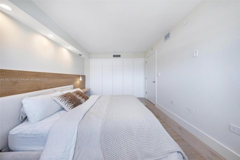 Снять в аренду кондоминиум в Майами-Бич, Флорида 2 спальни, 87.33м2, № 2082712 - фото 11