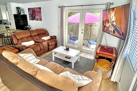 Снять в аренду виллу или дом в Ки-Ларго, Флорида 3 спальни, 120.03м2, № 2034845 - фото 3