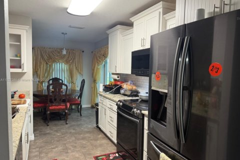 Casa en venta en Clewiston, Florida, 3 dormitorios, 189.24 m2 № 1920732 - foto 6