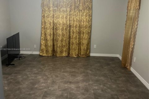 Casa en venta en Clewiston, Florida, 3 dormitorios, 189.24 m2 № 1920732 - foto 17