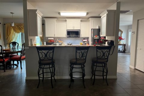 Casa en venta en Clewiston, Florida, 3 dormitorios, 189.24 m2 № 1920732 - foto 8