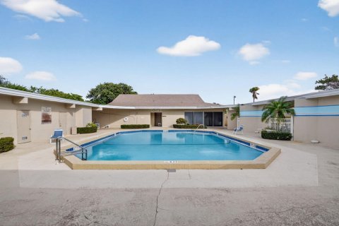Condo in Boynton Beach, Florida, 1 bedroom № 2259697 - photo 20