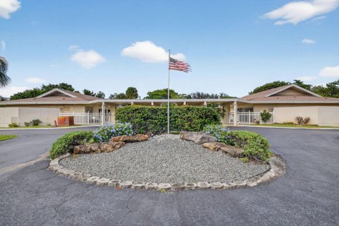 Condo in Boynton Beach, Florida, 1 bedroom № 2259697 - photo 15