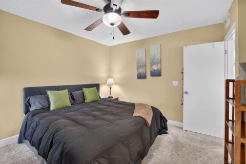 Condo in Boynton Beach, Florida, 1 bedroom № 2259697 - photo 8