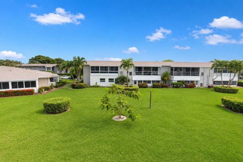 Condo in Boynton Beach, Florida, 1 bedroom № 2259697 - photo 12