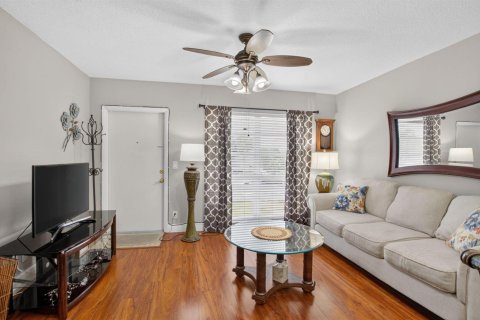 Condo in Boynton Beach, Florida, 1 bedroom № 2259697 - photo 3