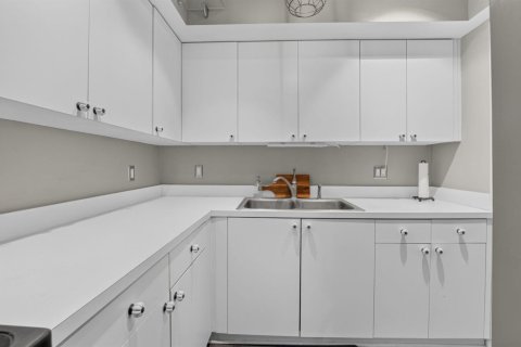 Condo in Boynton Beach, Florida, 1 bedroom № 2259697 - photo 5