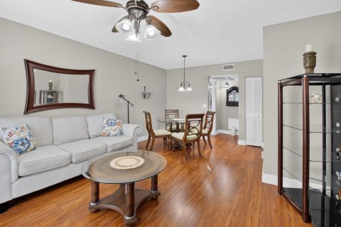 Condo in Boynton Beach, Florida, 1 bedroom № 2259697 - photo 2