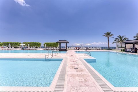 Copropriété à vendre à Hallandale Beach, Floride: 3 chambres, 191.84 m2 № 1989248 - photo 2