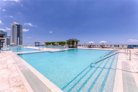 Copropriété à vendre à Hallandale Beach, Floride: 3 chambres, 191.84 m2 № 1989248 - photo 4