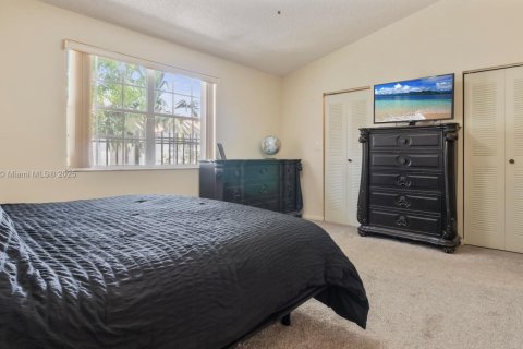 Touwnhouse à vendre à Pembroke Pines, Floride: 3 chambres, 151.9 m2 № 1674730 - photo 13