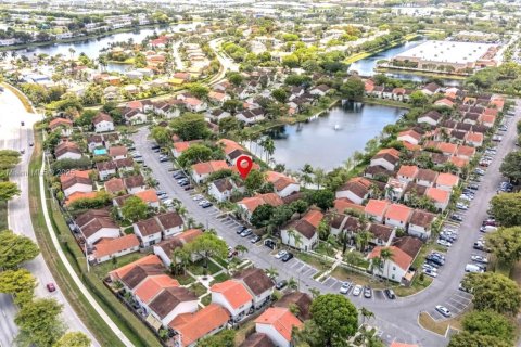 Touwnhouse à vendre à Pembroke Pines, Floride: 3 chambres, 151.9 m2 № 1674730 - photo 28