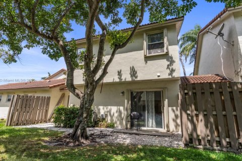Touwnhouse à vendre à Pembroke Pines, Floride: 3 chambres, 151.9 m2 № 1674730 - photo 23