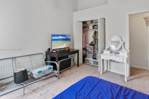 Touwnhouse à vendre à Pembroke Pines, Floride: 3 chambres, 151.9 m2 № 1674730 - photo 17